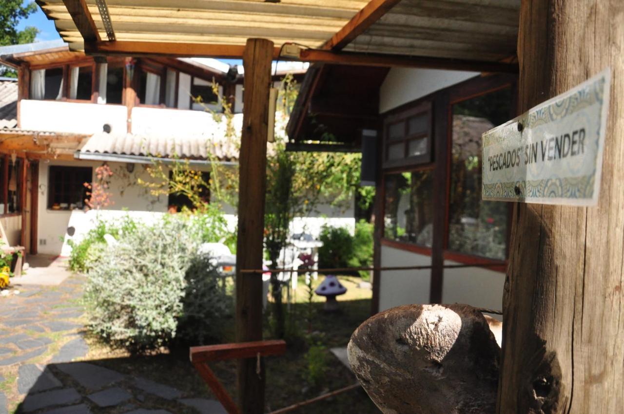La Casa Del Arbol - Hostel אל בולסון מראה חיצוני תמונה