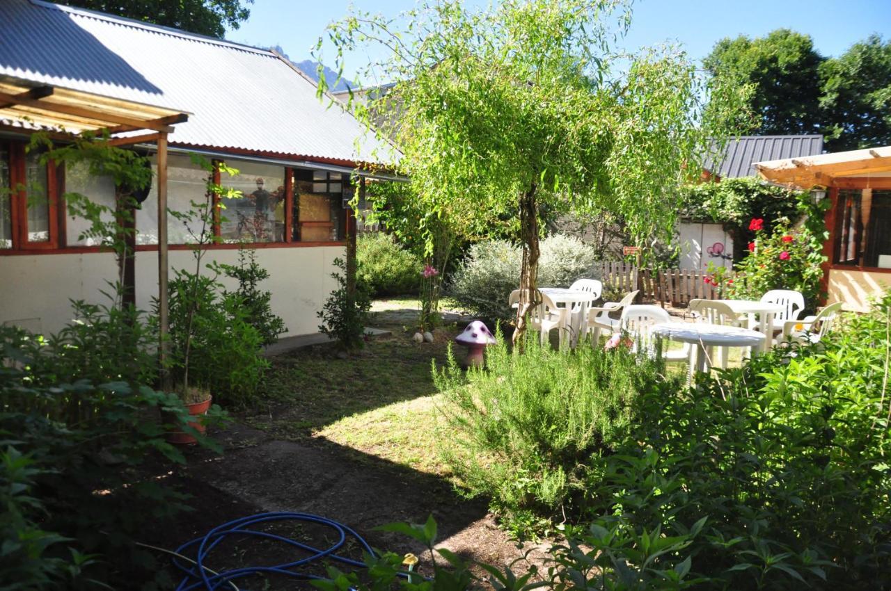 La Casa Del Arbol - Hostel אל בולסון מראה חיצוני תמונה