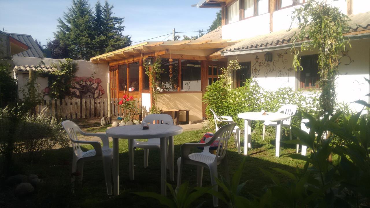 La Casa Del Arbol - Hostel אל בולסון מראה חיצוני תמונה